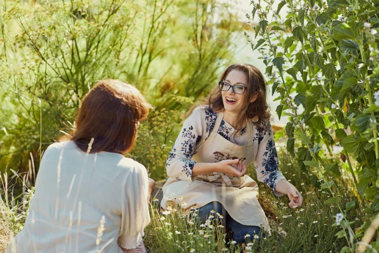 Studying herbal medicine in a herb garden Heritage School of Herbal Medicine Meghan Rhodes 768x512